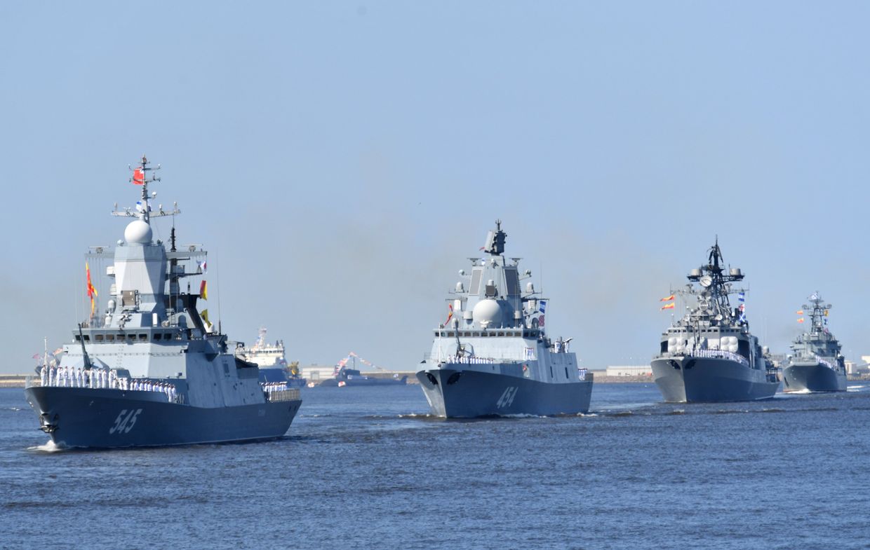 Репетиция парада ко Дню ВМФ в городах России