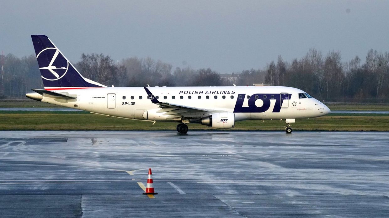Самолет авиакомпании Polish Airlines (LOT)