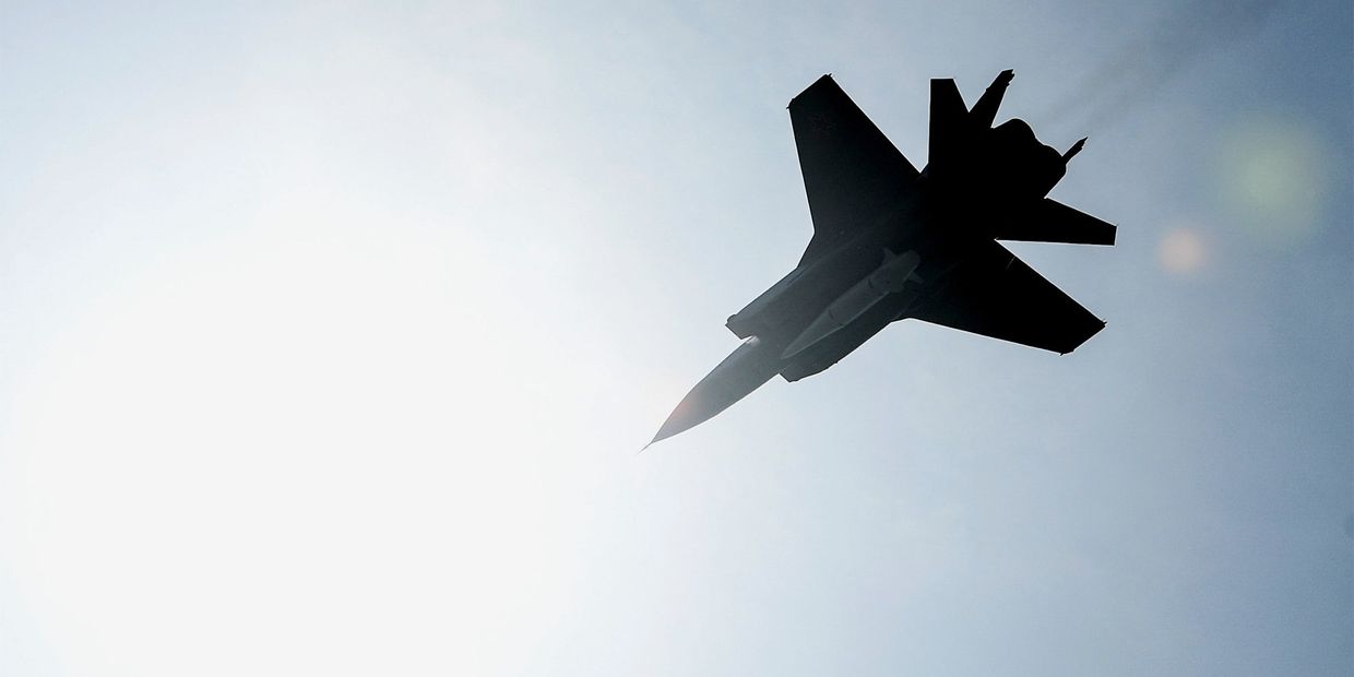 Многоцелевой истребитель МиГ-31 с гиперзвуковой ракетой Кинжал Многоцелевой истребитель МиГ-31 с гиперзвуковой ракетой Кинжал