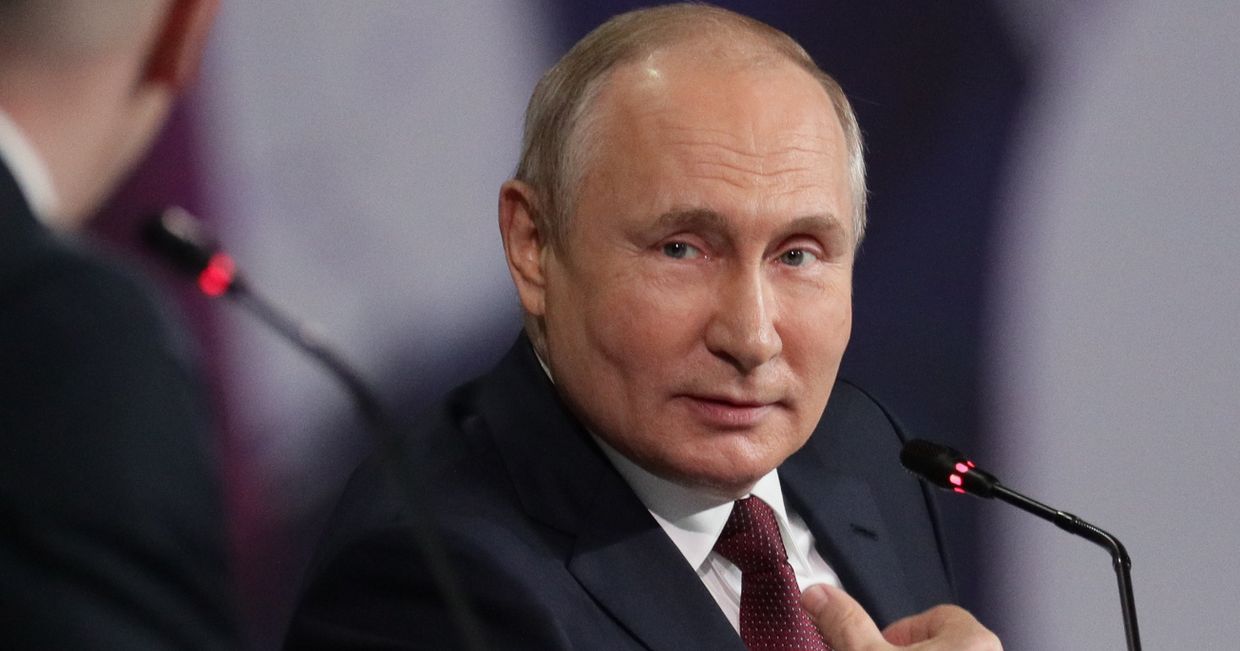 Президент РФ В. Путин принял участие в пленарном заседании ПМЭФ-2021