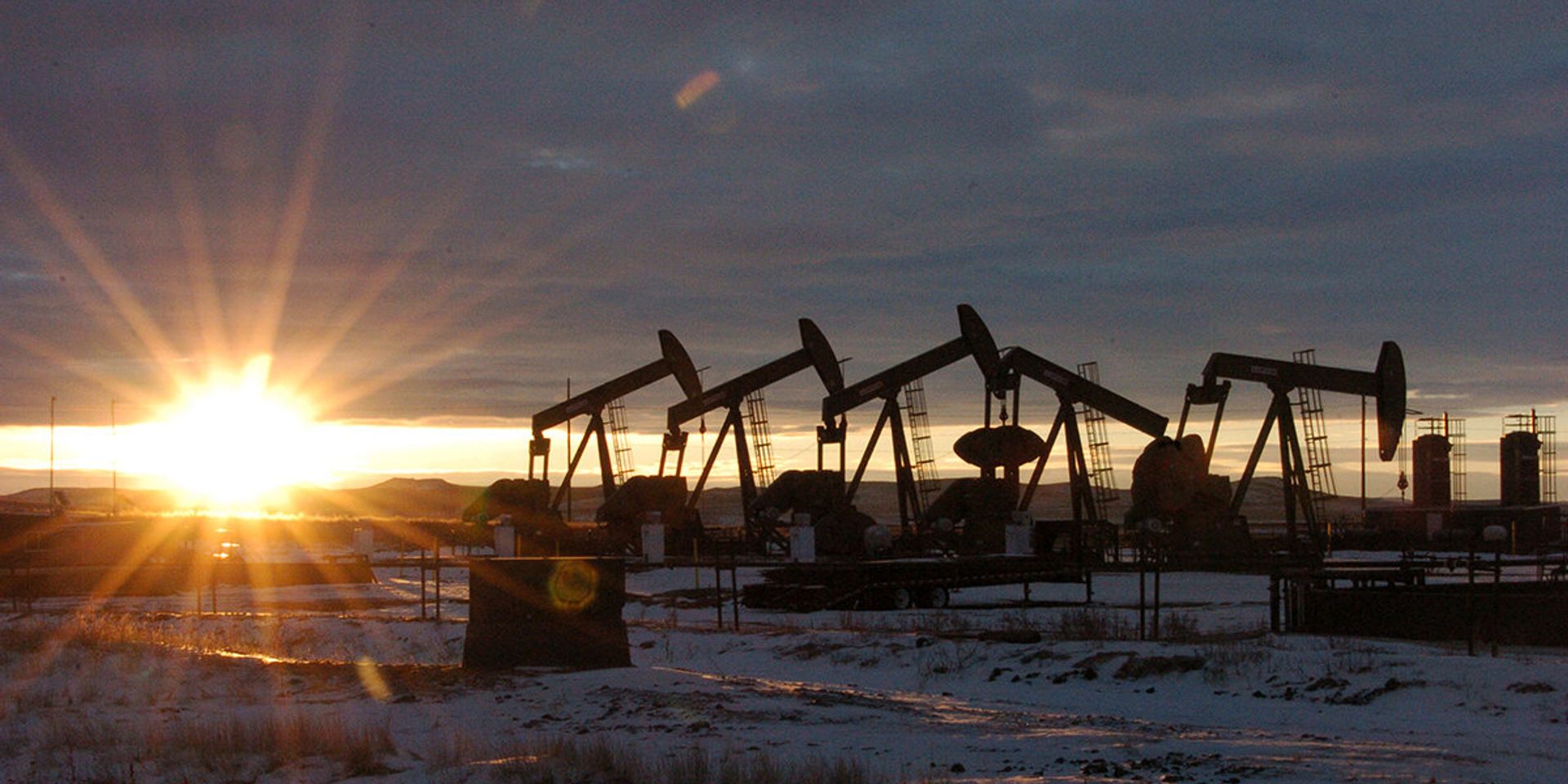 Работа нефтяных станков - качалок в Северной Дакоте, США - ИноСМИ, 1920, 09.03.2026