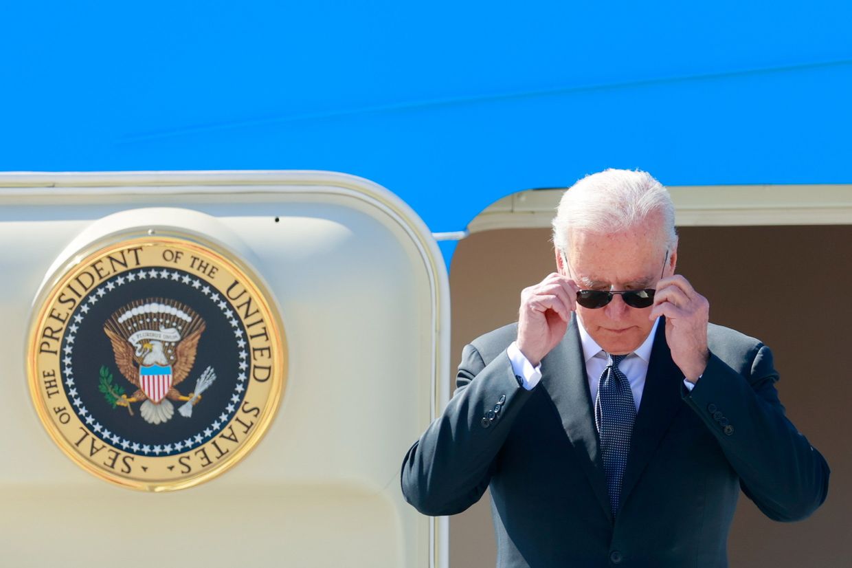 Президент США Джо Байден в аэропорту в Женеве, Швейцария