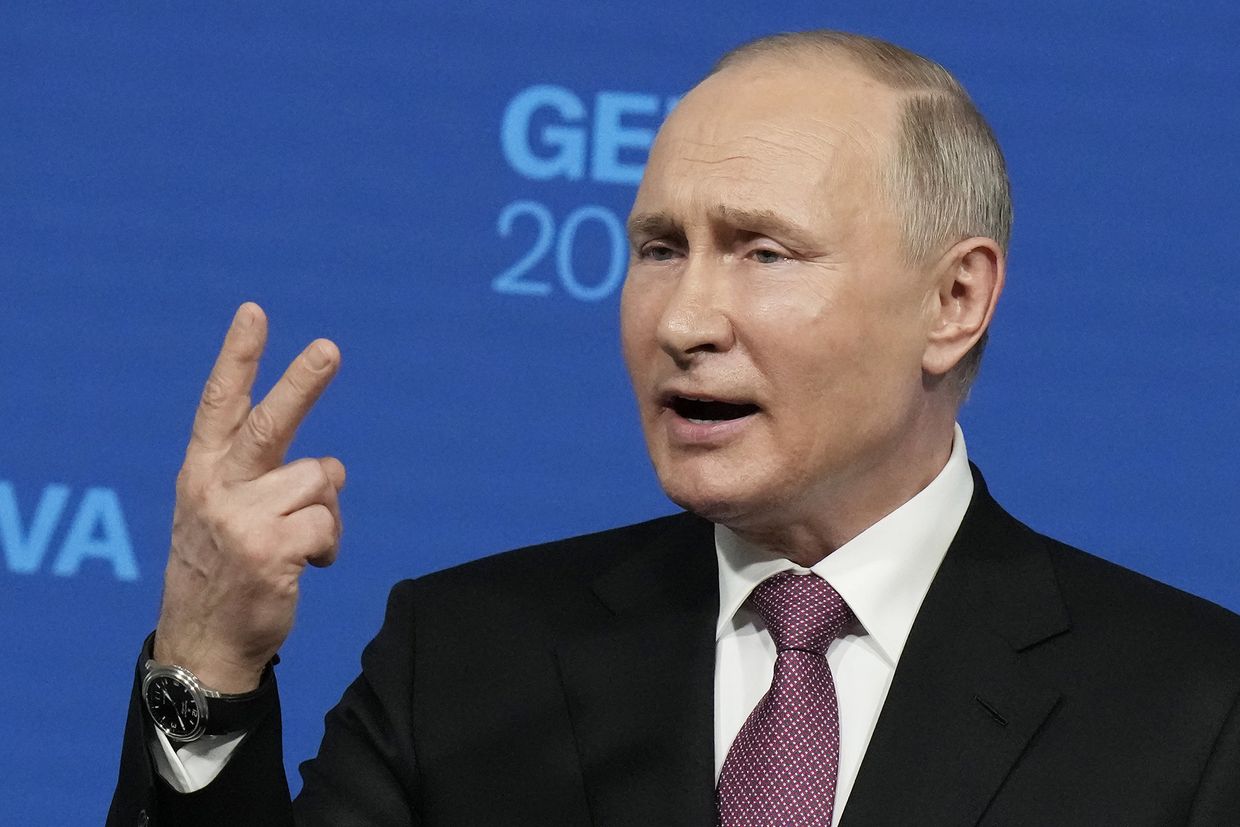 Президент РФ Владимир Путин на пресс-конференции по итогам переговоров с президентом США Джо Байденом в Женеве, Швейцария