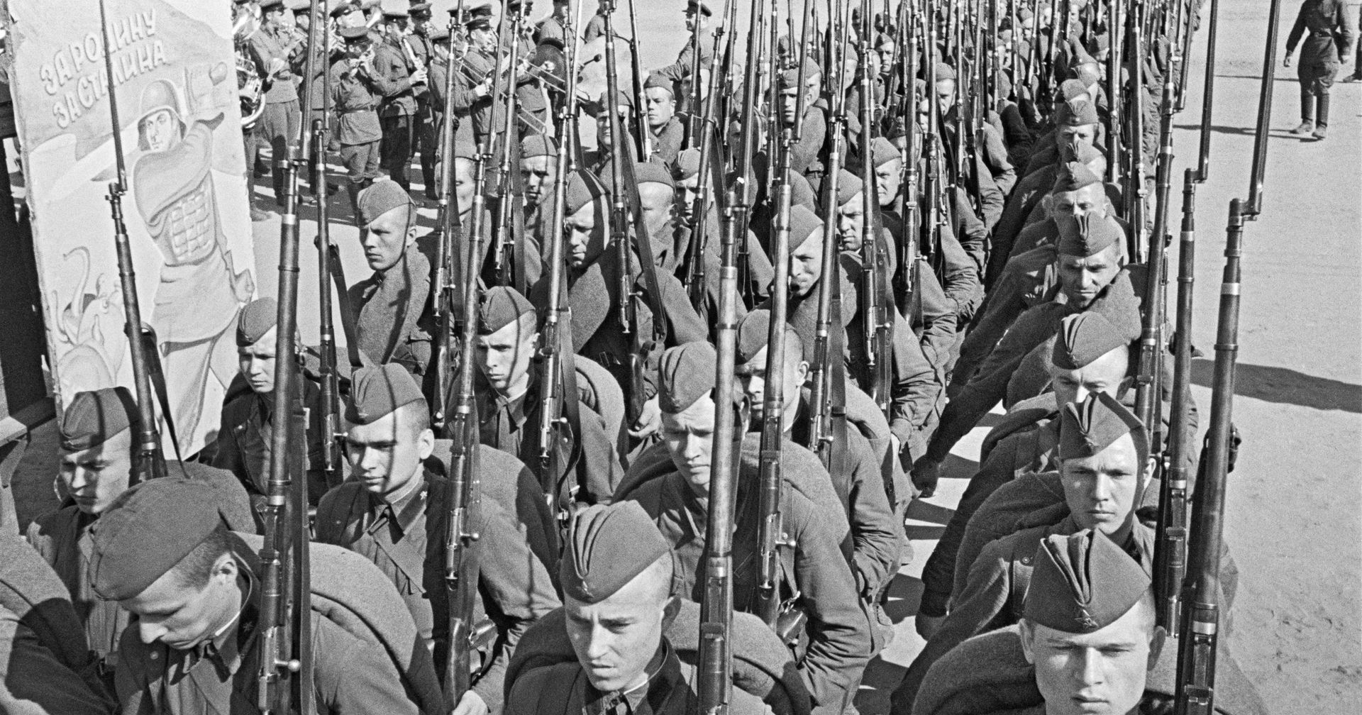 23 июня 1941 года. Мобилизация в Москве. Колонны бойцов движутся на фронт - ИноСМИ, 1920, 24.06.2021