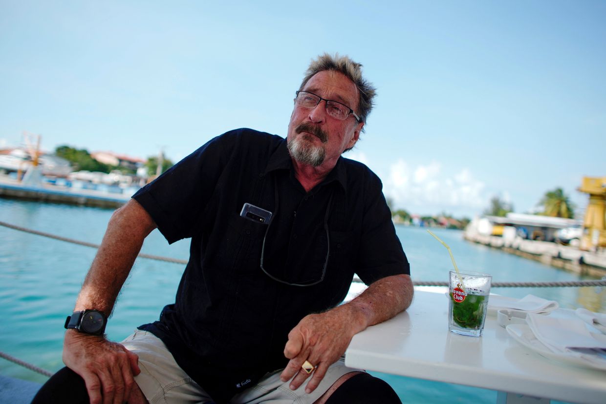 Джон Макафи основатель McAfee Antivirus в Гаване