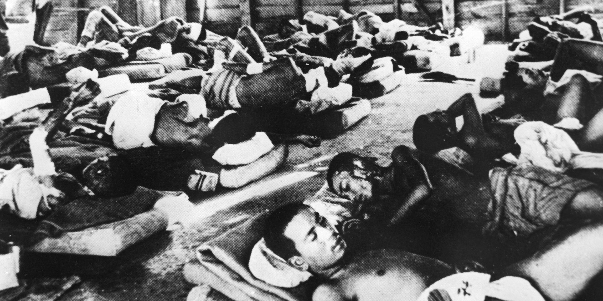 Август 1945 года. Жители города Хиросимы, пострадавшие от ядерной бомбардировки - ИноСМИ, 1920, 22.05.2023