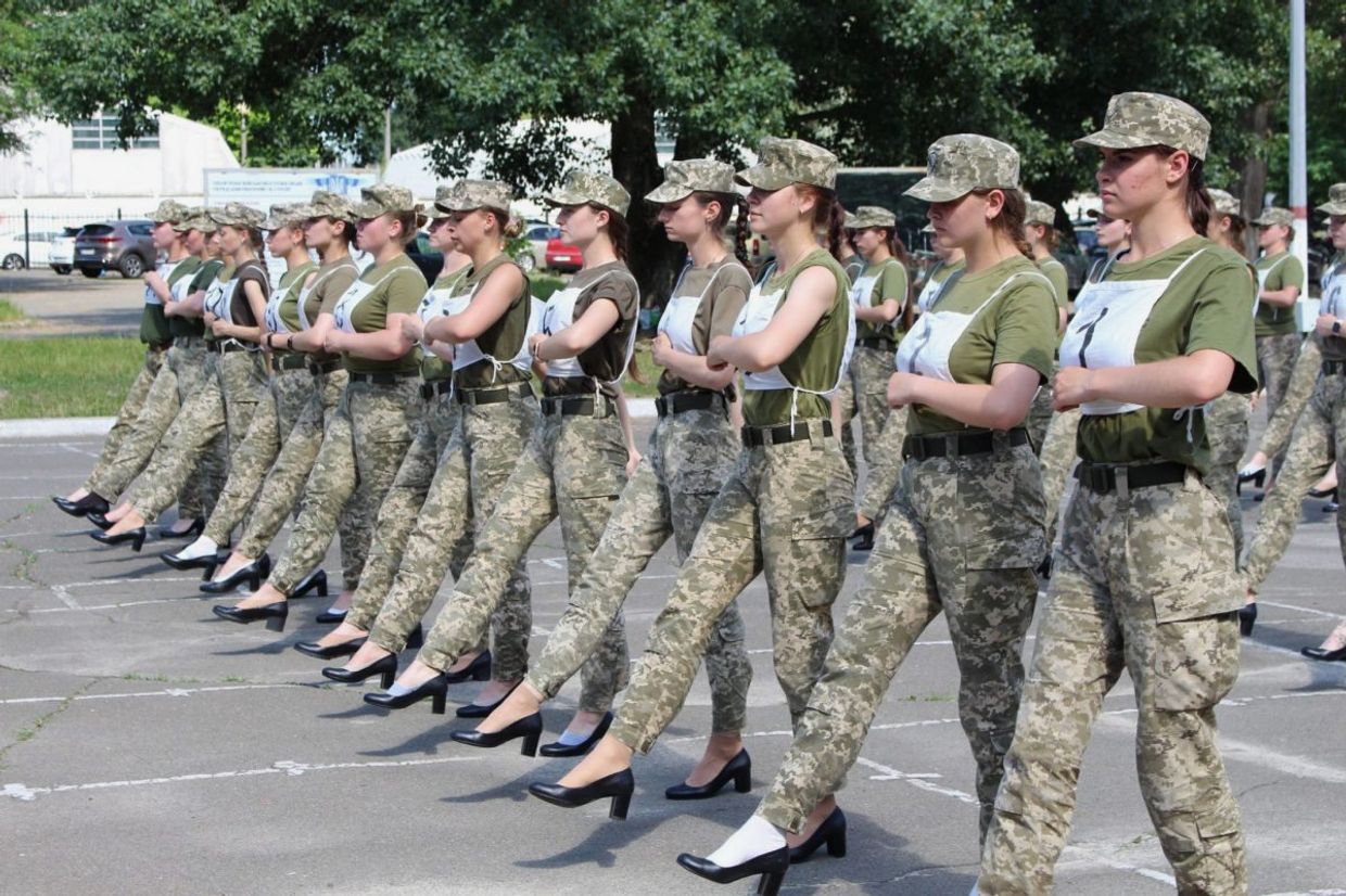 Подготовка военнослужащих к параду 24 августа Подготовка военнослужащих к параду 24 августа