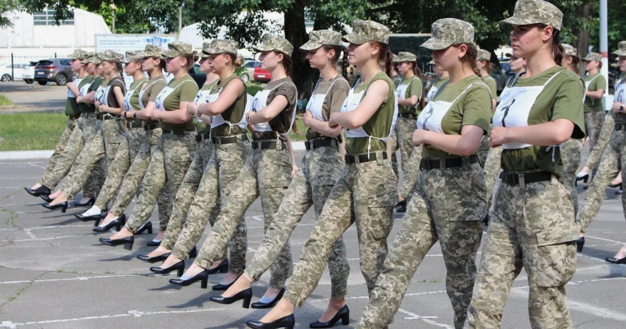 Подготовка военнослужащих к параду 24 августа Подготовка военнослужащих к параду 24 августа