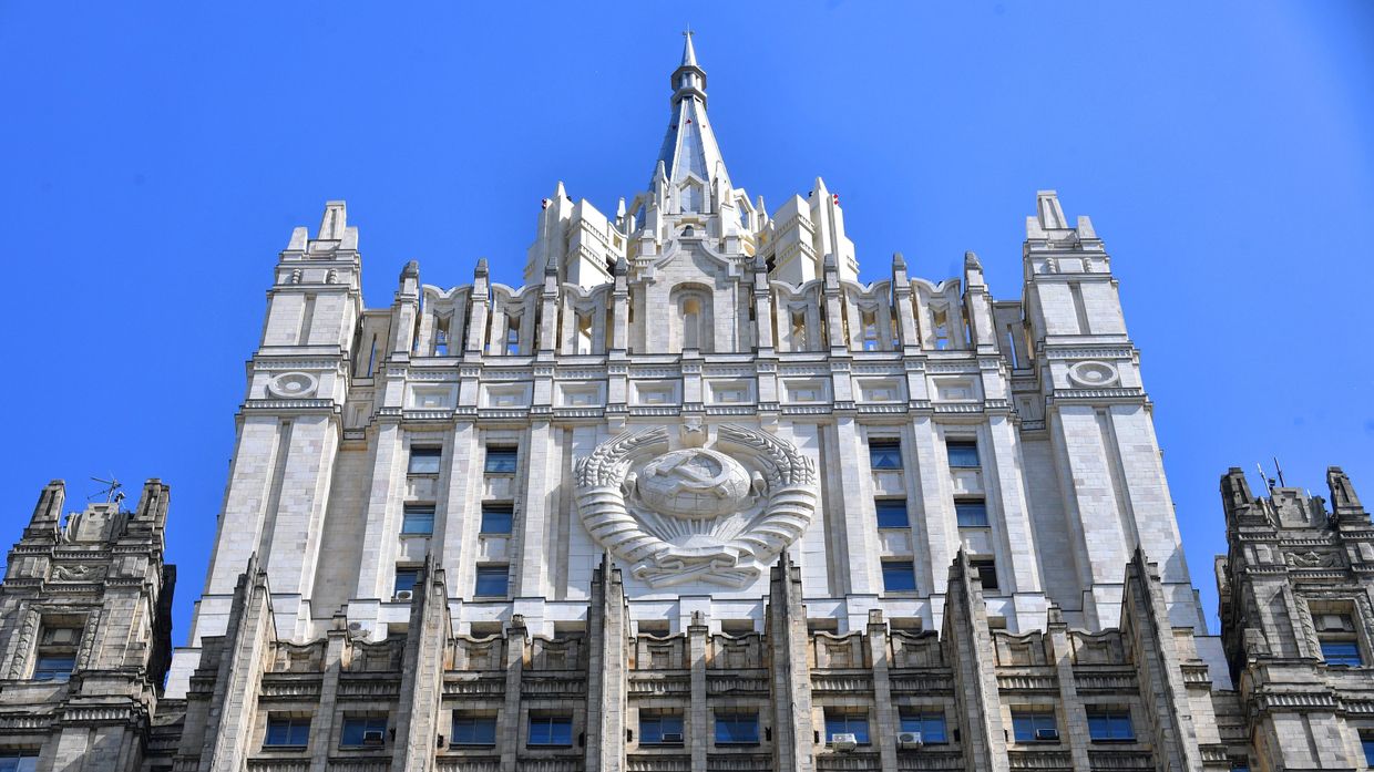 Здание Министерства иностранных дел РФ на Смоленской-Сенной площади в Москве