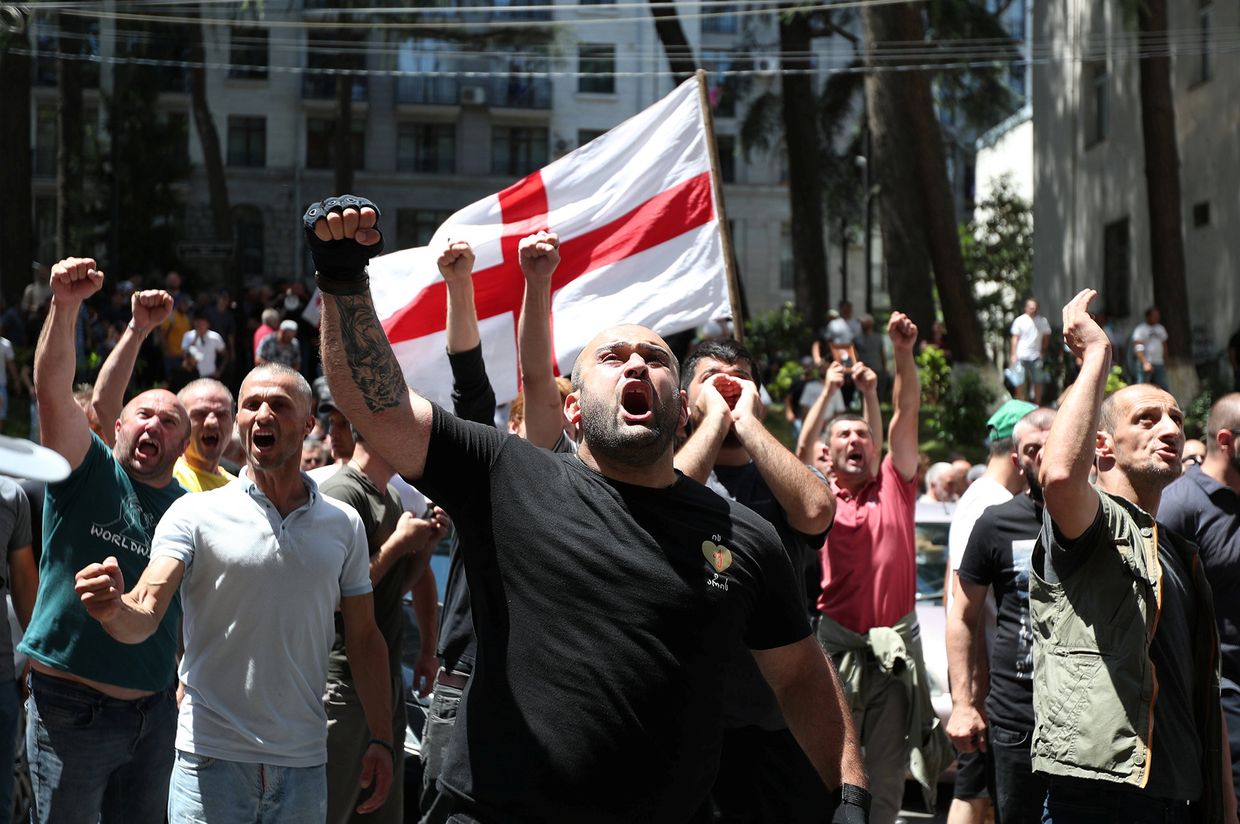Протестующие против ЛГБТ в Тбилиси, Грузия