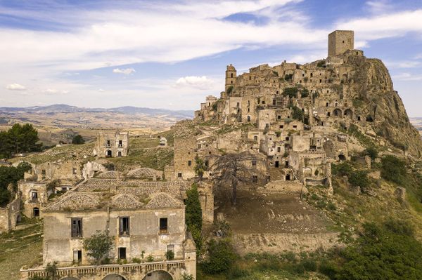 Крако, Италия