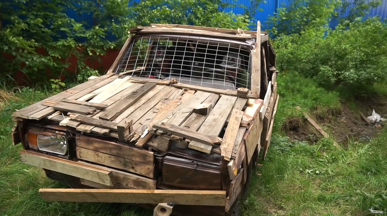 Купили на аукционе автомобиль за 120 тысяч, а он оказался деревянным!