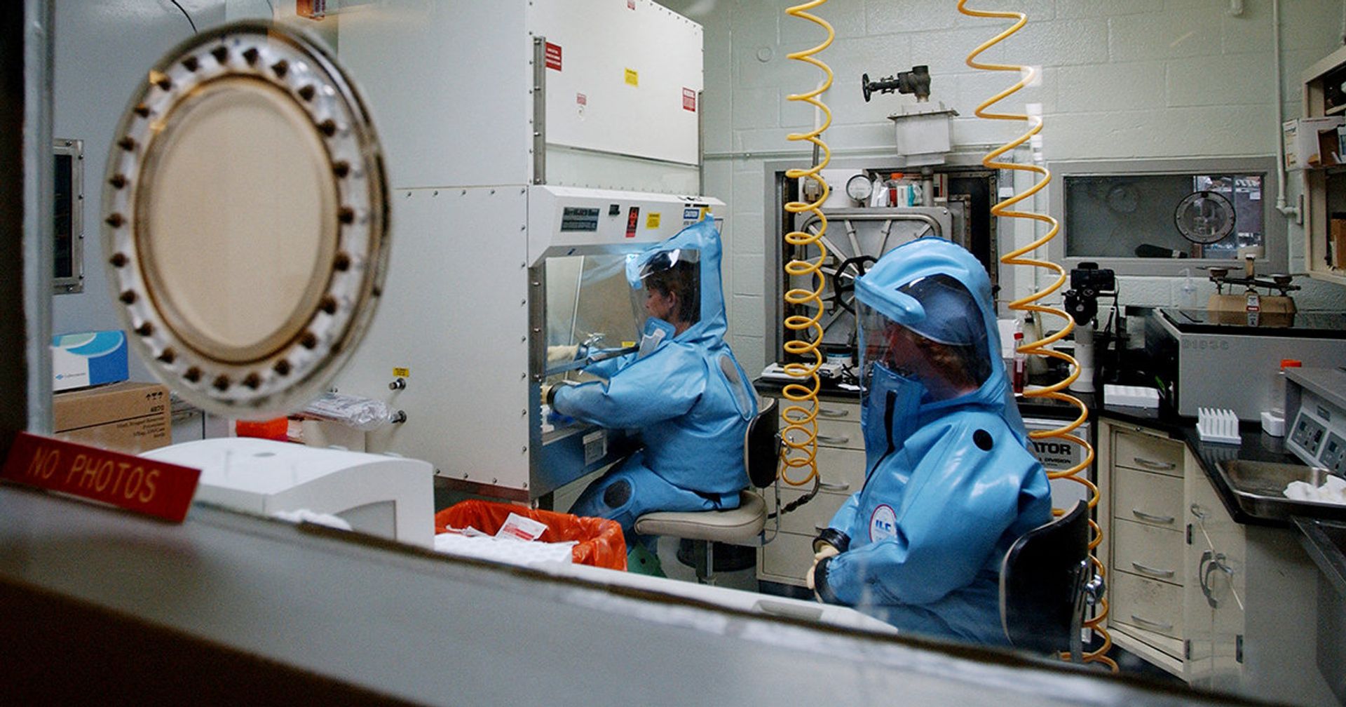 Сотрудники лаборатории в медицинском научно-исследовательском институте инфекционных заболеваний Армии США в Форт-Детрике - ИноСМИ, 1920, 30.07.2021