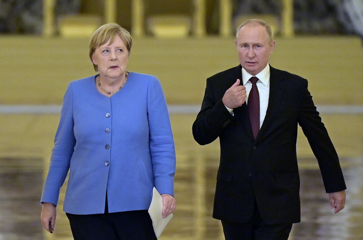 Встреча президента РФ В. Путина с канцлером Германии А. Меркель
