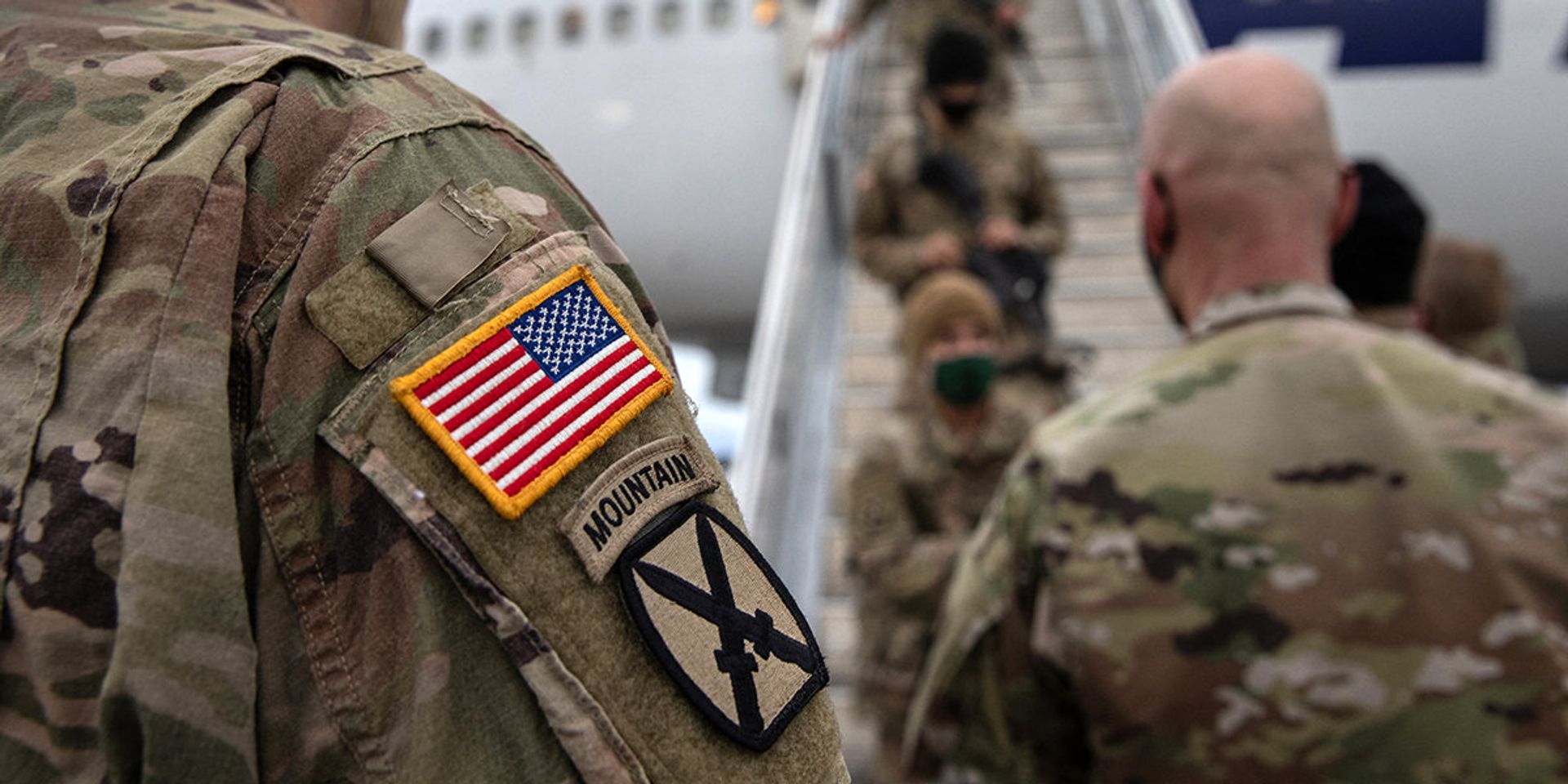 Солдаты армии США возвращаются домой из 9-месячной командировки в Афганистан, Форт Драм, Нью-Йорк - ИноСМИ, 1920, 16.11.2023