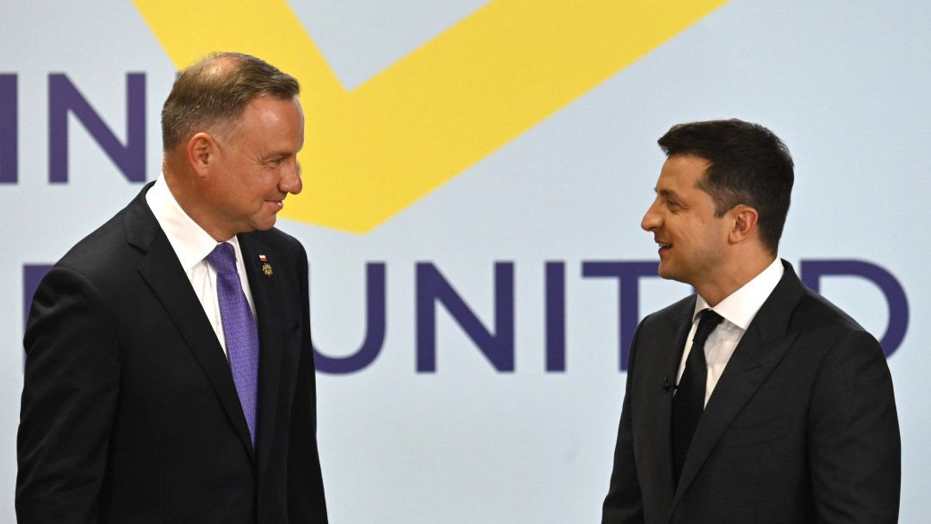 Президент Украины Владимир Зеленский и президент Польши Анджей Дуда на саммите «Крымская платформа» в Киеве - ИноСМИ, 1920, 13.09.2023