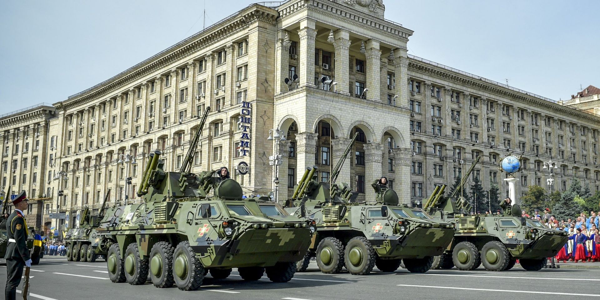 Украинские бронетранспортеры на военном параде на Крещатике в День Независимости в Киеве - ИноСМИ, 1920, 10.07.2022