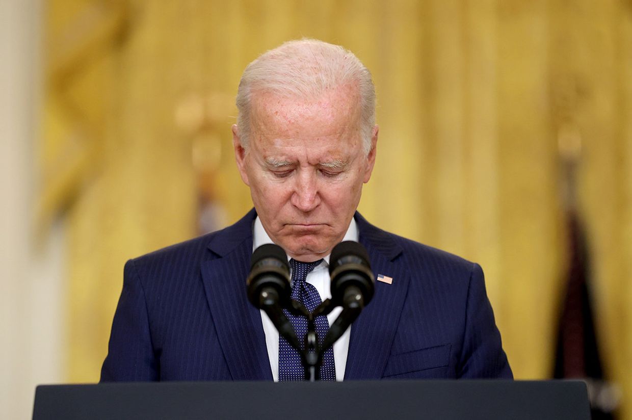 Президент США Джо Байден выступает в Белом доме в Вашингтоне