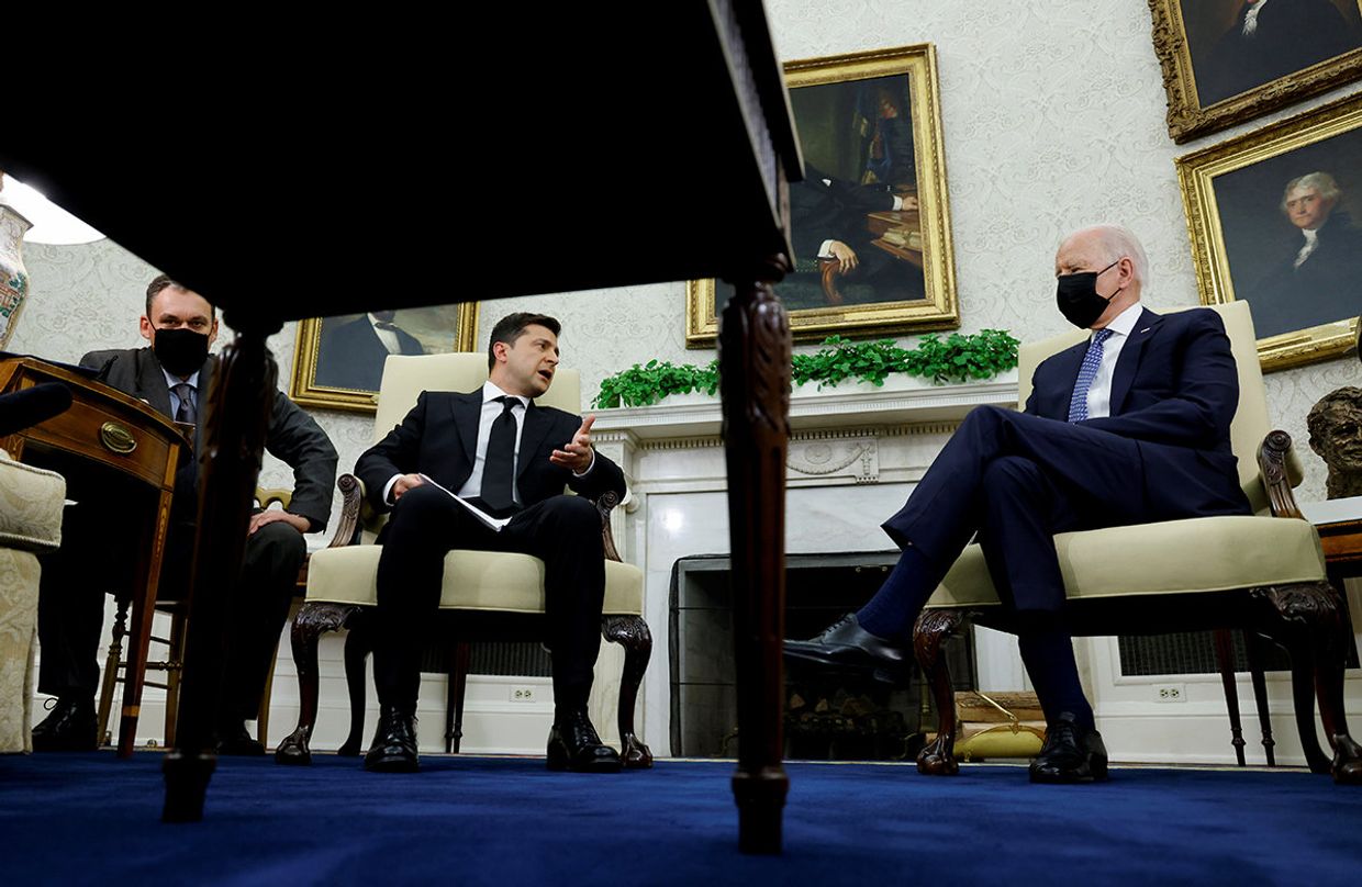 Президент Украины Владимир Зеленский и президент США Джо Байден в Овальном кабинете в Вашингтоне