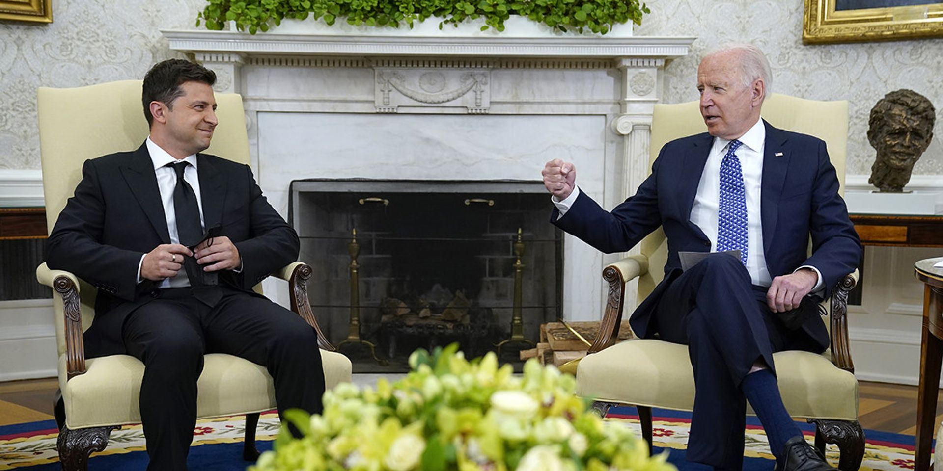 Президент Украины Владимир Зеленский и президент США Джо Байден в Овальном кабинете в Вашингтоне Президент Украины Владимир Зеленский и президент США Джо Байден в Овальном кабинете в Вашингтоне - ИноСМИ, 1920, 02.09.2021