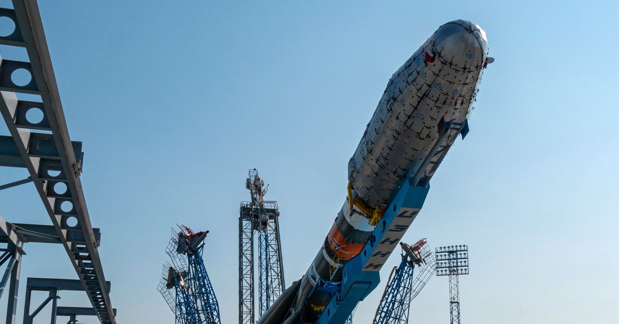 РН Союз-2.1б установлена на стартовом столе космодрома Восточный