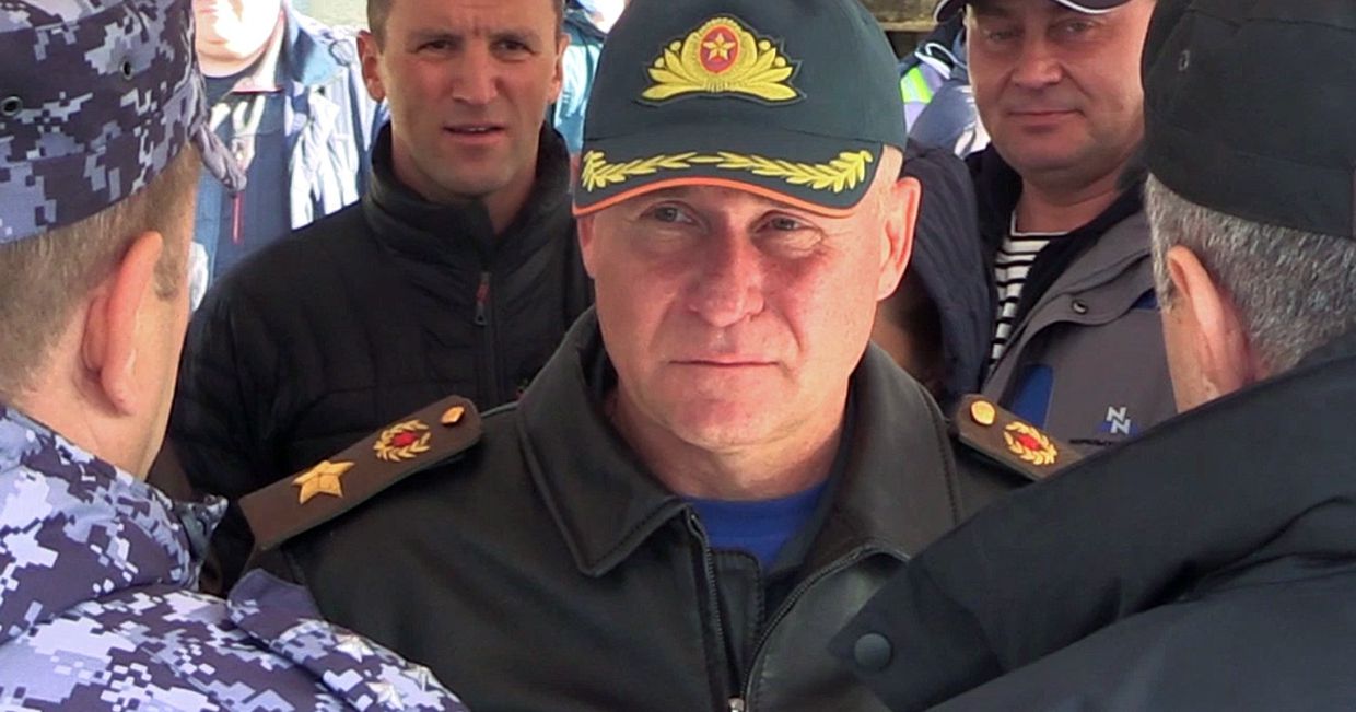 Глава МЧС Е. Зиничев во время учений по защите от ЧС арктической зоны