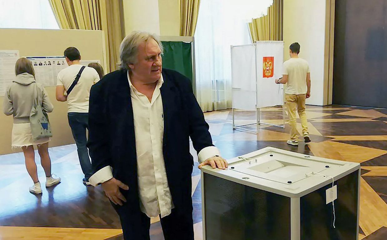 Жерар Депардье проголосовал на выборах в РФ