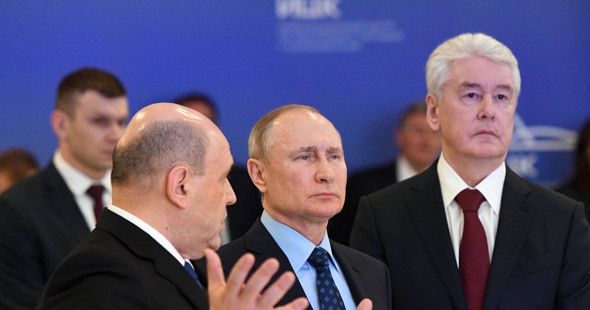 Президент РФ В. Путин посетил информационный центр по мониторингу ситуации с коронавирусом в Москве - ИноСМИ, 1920, 24.09.2021