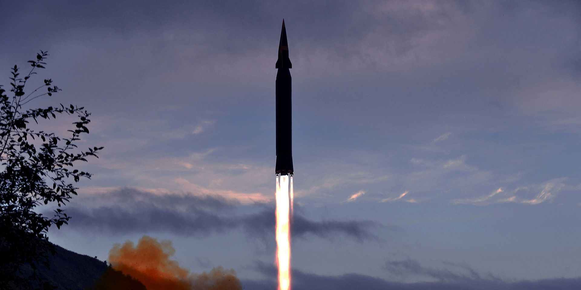 Гиперзвуковая ракета «Хвасон-8», запущенная с полигона Доян уезда Рёнрим провинции Чаган - ИноСМИ, 1920, 30.09.2021