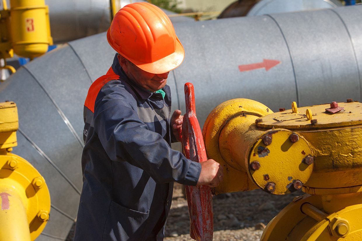 Сотрудник подземного хранилища газа Бильче-Волицко-Угерское во Львовской области