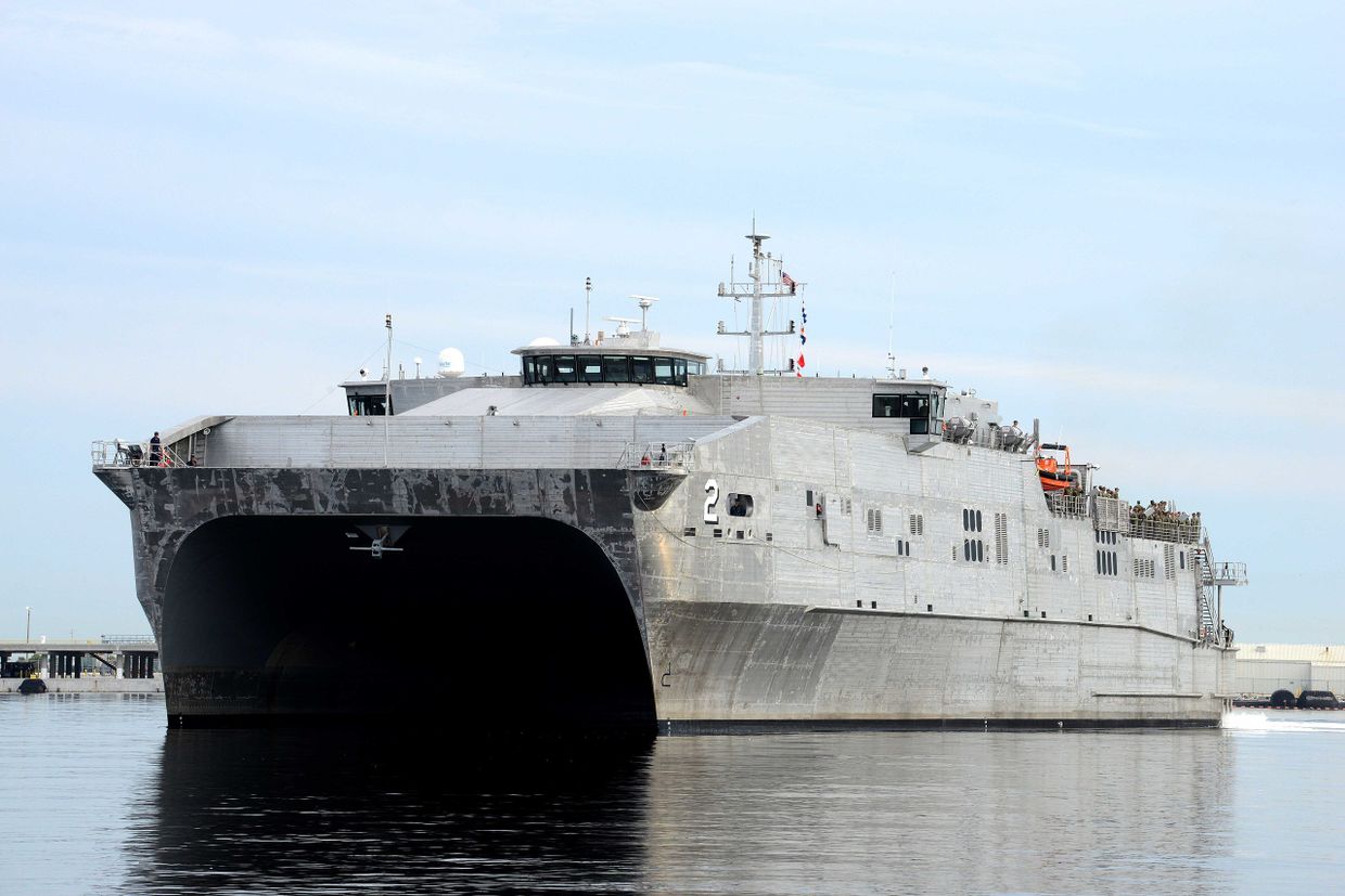 Американский десантный корабль USNS Choctaw County