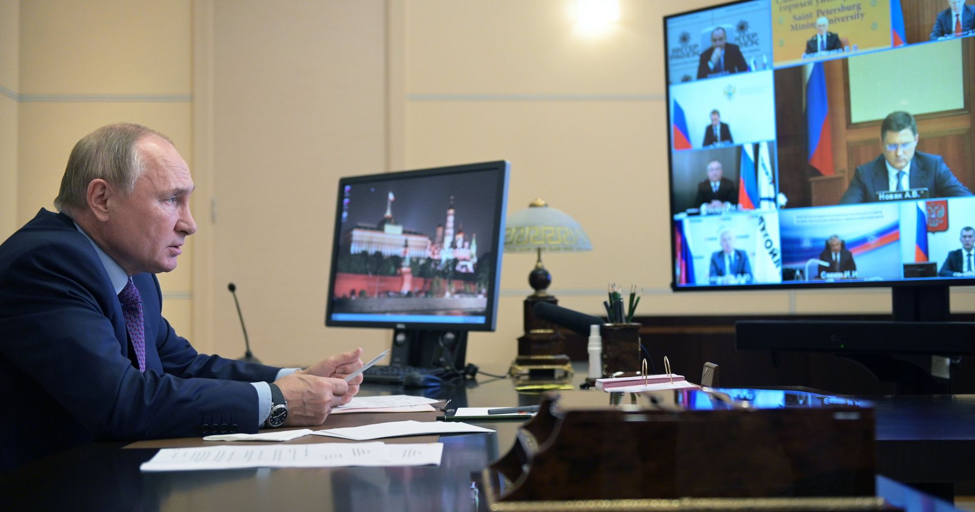 Президент РФ В. Путин провел совещание по вопросам развития энергетики - ИноСМИ, 1920, 08.10.2021