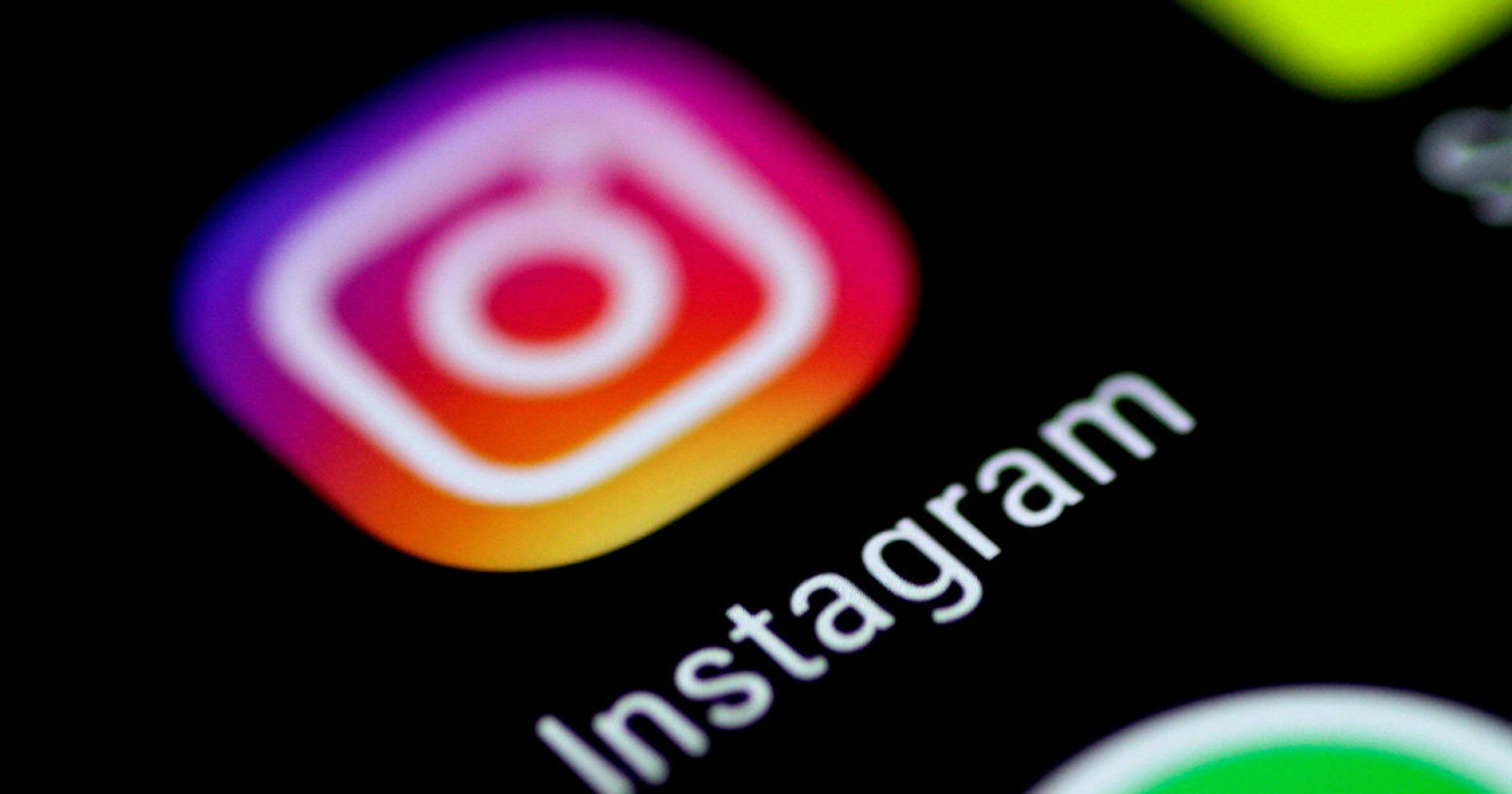 Иконка приложение Instagram на экране смартфона - ИноСМИ, 1920, 08.10.2021