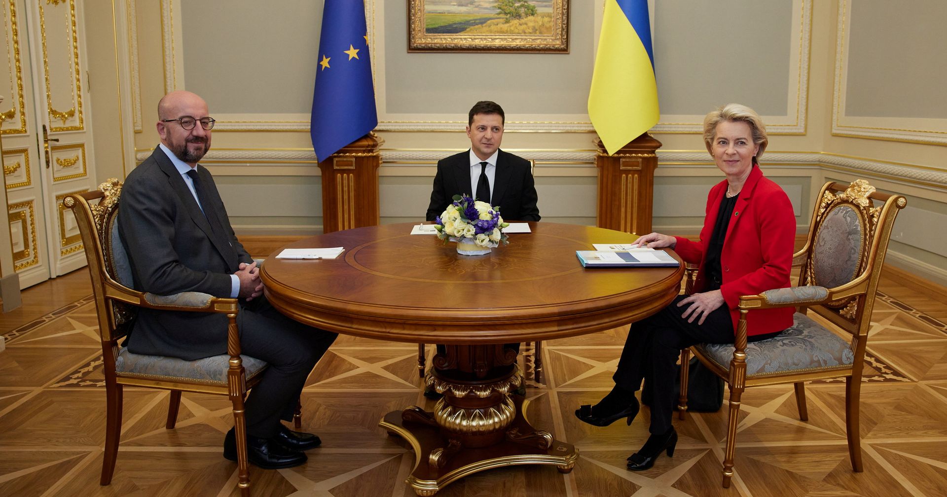 Президент Украины Владимир Зеленский, президент Европейской комиссии Урсула фон дер Ляйен и президент Европейского Совета Шарль Мишель - ИноСМИ, 1920, 13.10.2021