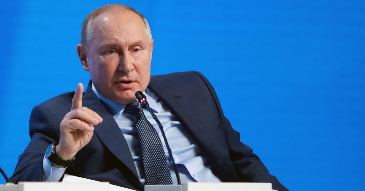 Президент РФ В. Путин принял участие в пленарном заседании форума Российская энергетическая неделя