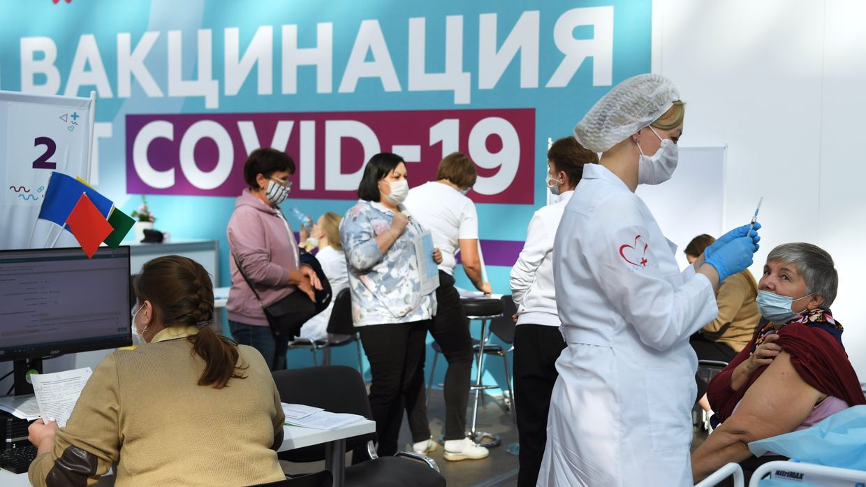 Вакцинация от COVID-19 в Москве