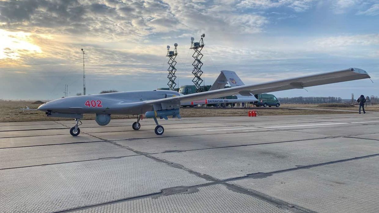 Боевой дрон Bayraktar Боевой дрон Bayraktar