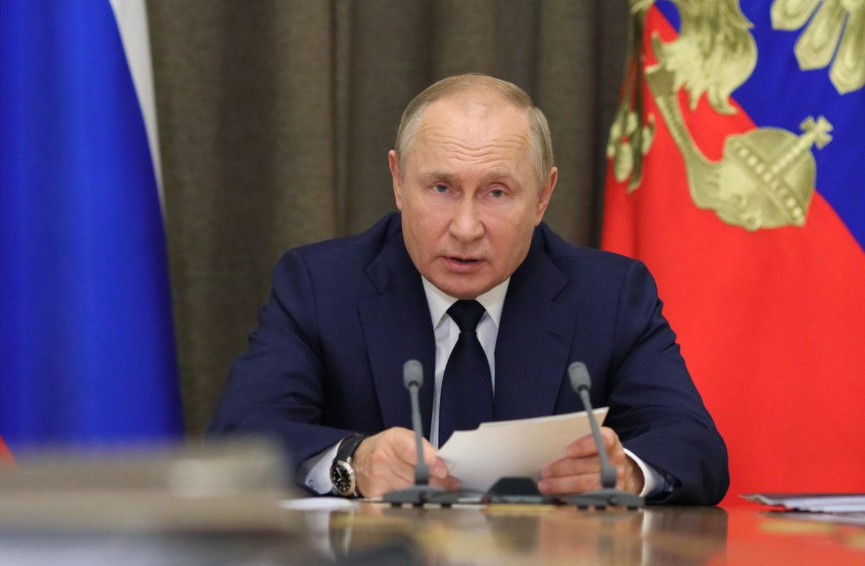 Президент РФ В. Путин провел совещание с руководством министерства обороны РФ и предприятий ОПК