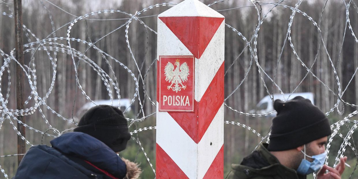 Пограничный столб на белорусско-польской границе возле деревни Уснар-Дольное