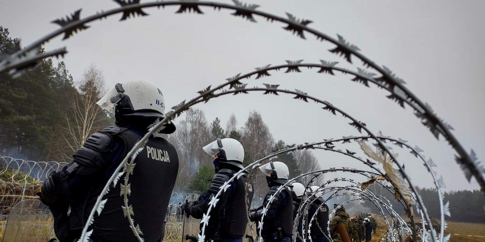Полиция на белорусско-польской границе близ Кузницы, Польша - ИноСМИ, 1920, 15.11.2021
