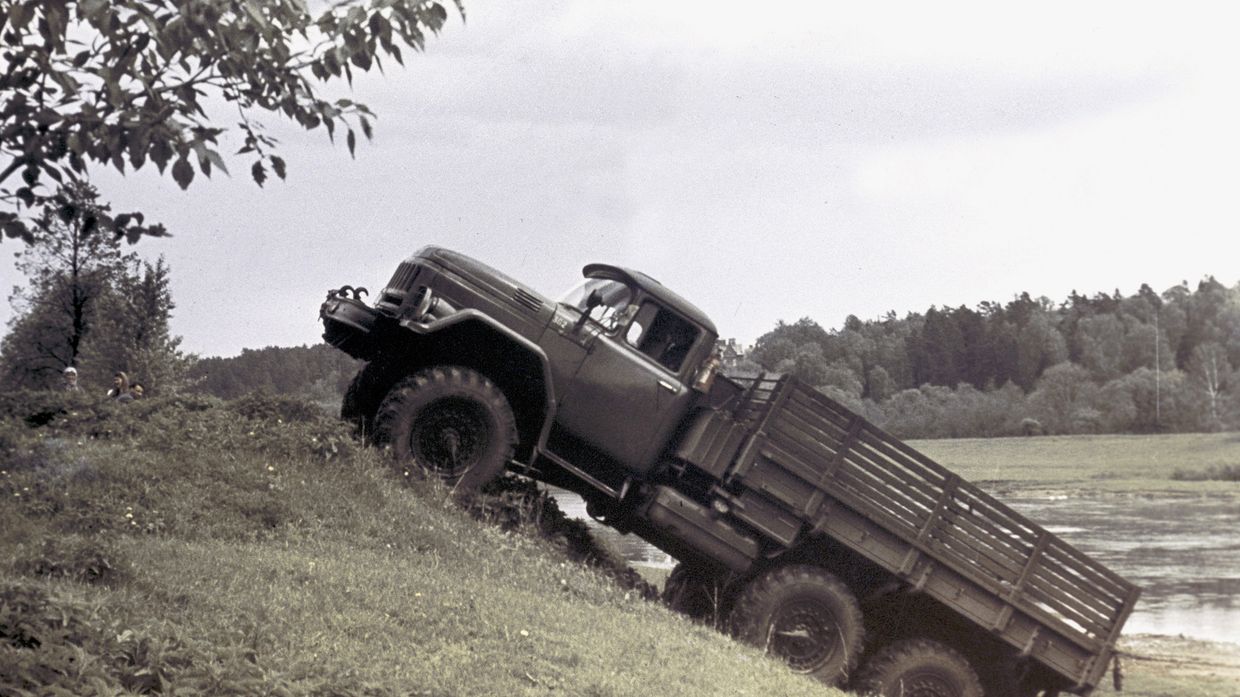 Грузовой автомобиль ЗИЛ-131