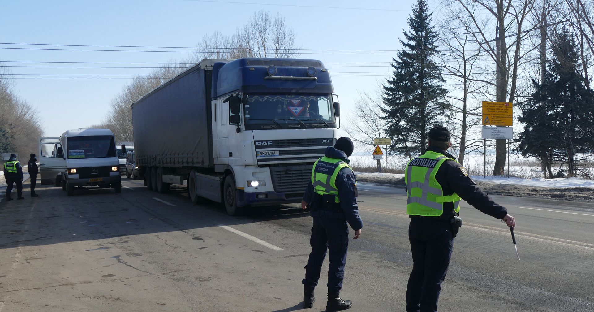 В Украине из-за новой вспышки коронавируса разворачивают карантинные блокпосты - ИноСМИ, 1920, 19.11.2021