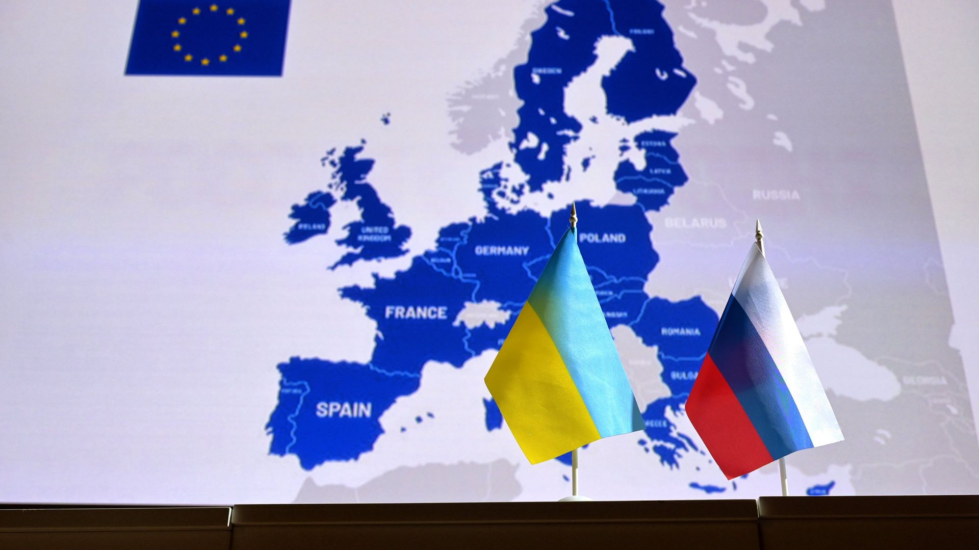 Государственные флаги России и Украины - ИноСМИ, 1920, 13.01.2022