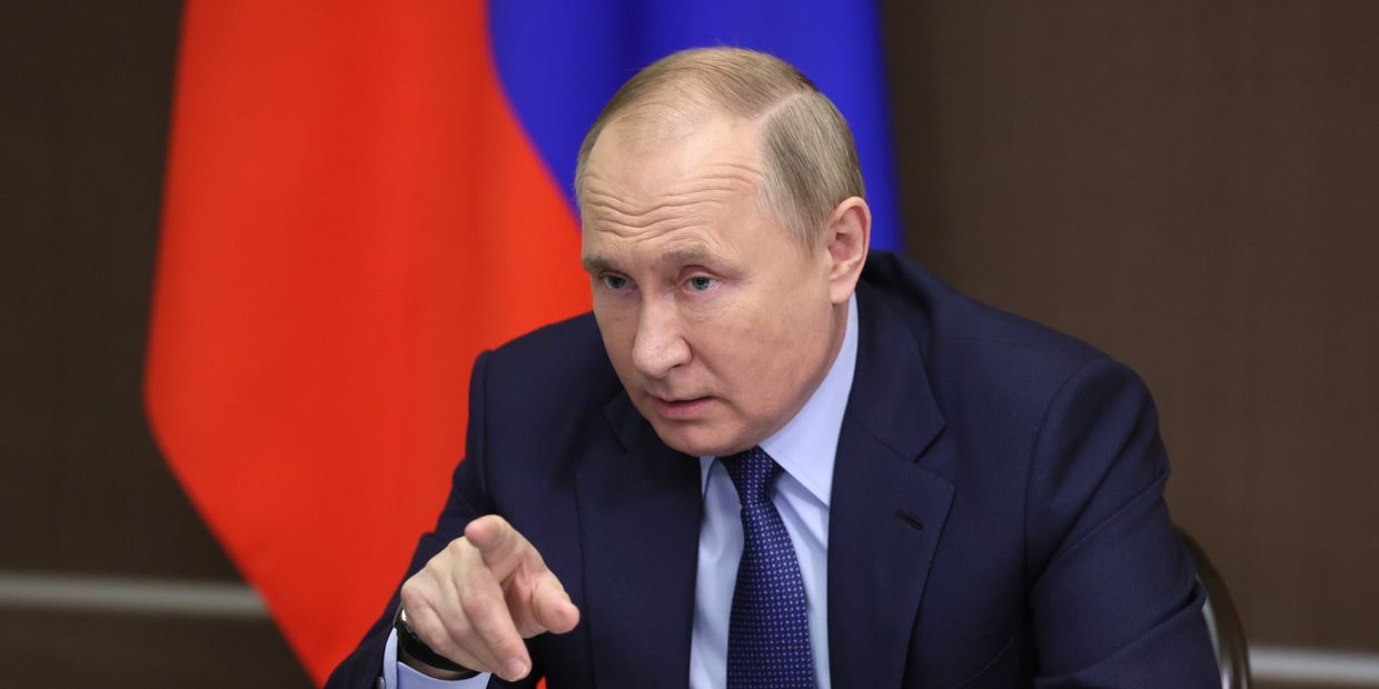 Президент РФ В. Путин провел совещание с членами правительства РФ