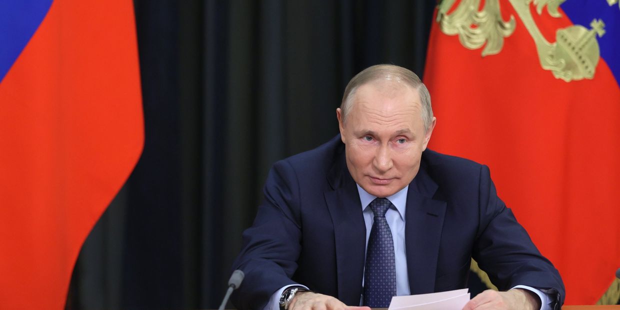 Президент РФ В. Путин в режиме видеоконференции провел совещание 