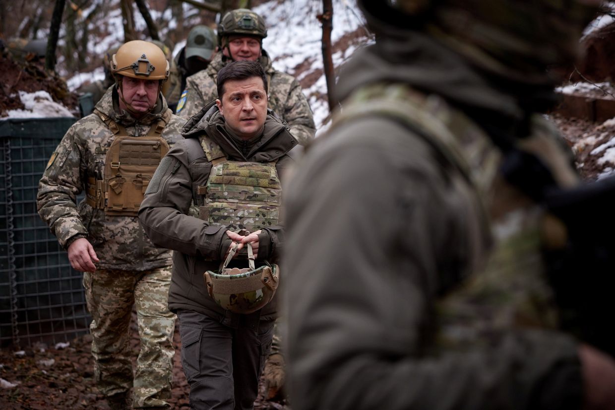 Президент Украины Владимир Зеленский на боевых позициях в Донецкой области