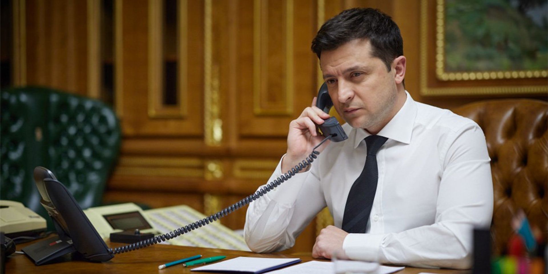 Президент Украины Владимир Зеленский во время телефонного разговора с президентом США Джо Байденом - ИноСМИ, 1920, 10.12.2021