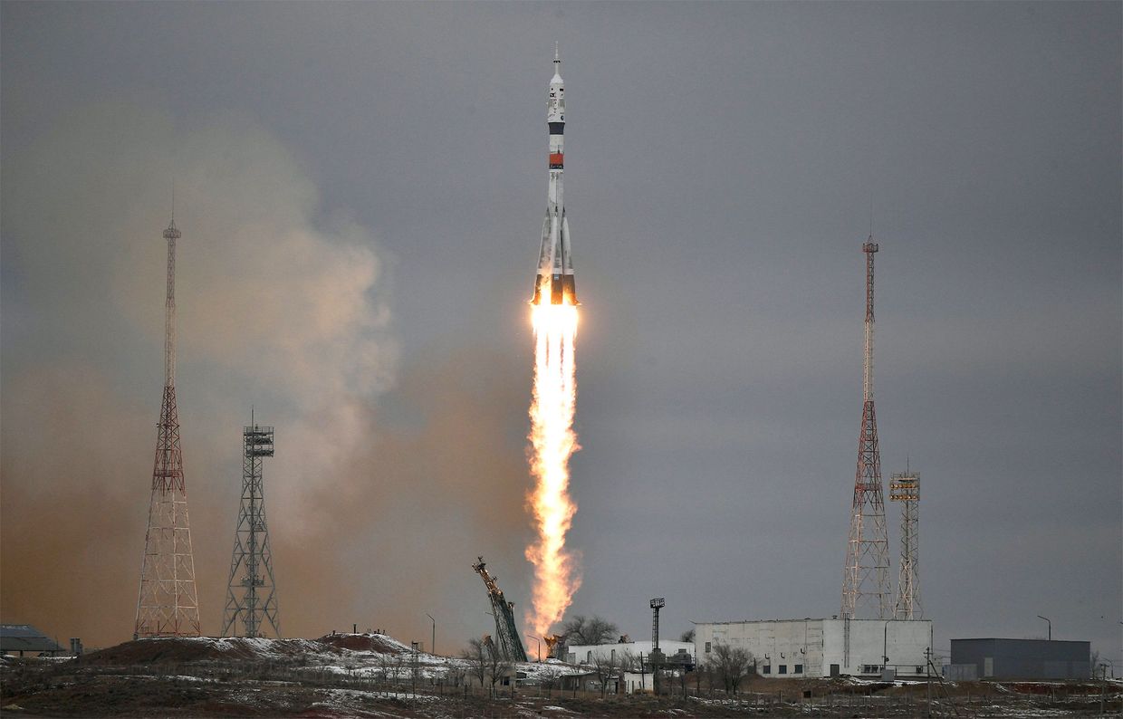 Запуск пилотируемого  корабля Союз МС-20 с японскими туристами с космодрома Байконур