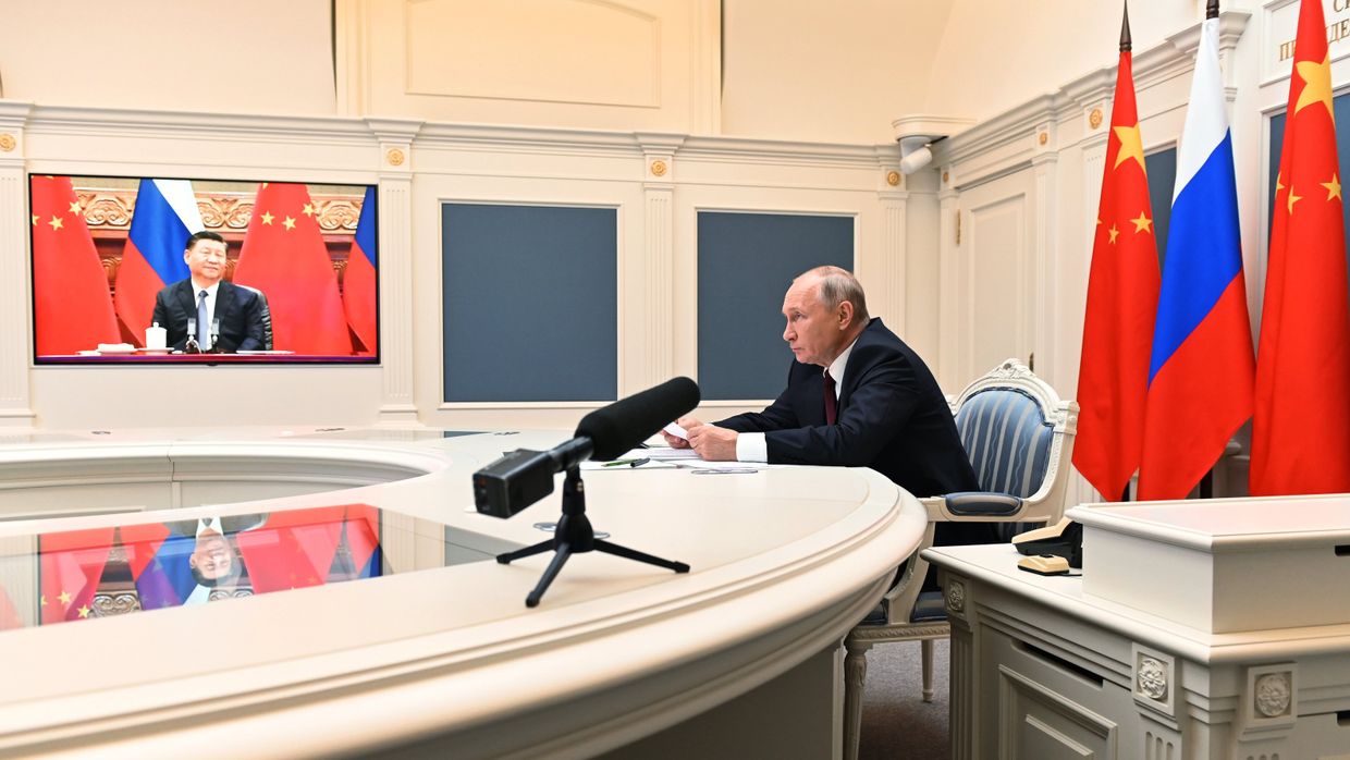 Президент РФ В. Путин провел беседу с председателем КНР Си Цзиньпином