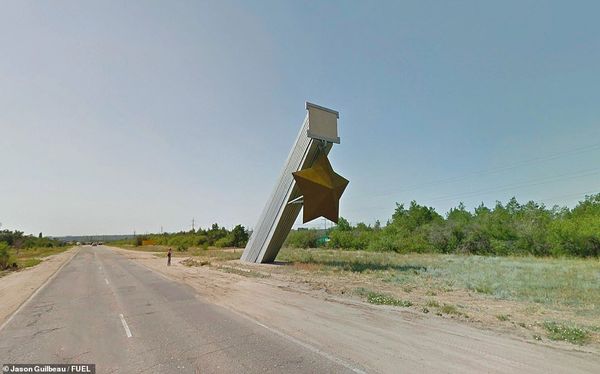 Советские монументы и уличные памятники